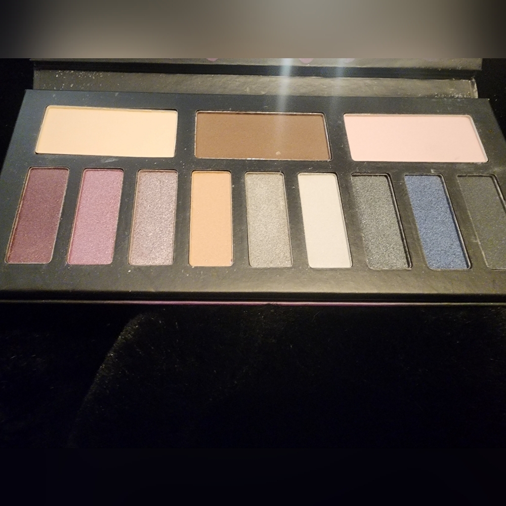 Kat Von D Chrysalis Eyeshadow Palette NEW WITH BOX - Picture 3 of 5